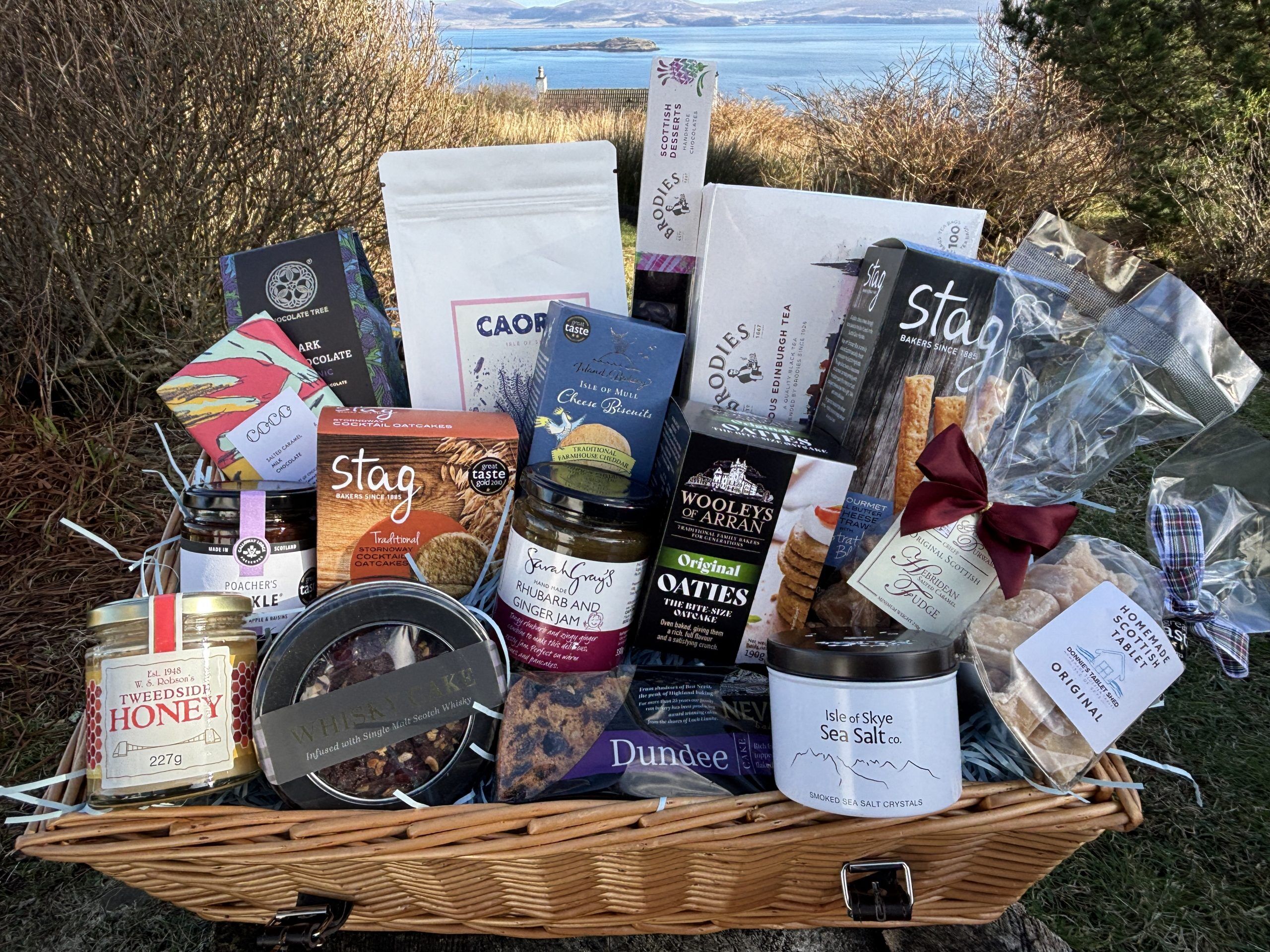 The Staffa: Luxury Scottish Food Wicker Gift Hamper