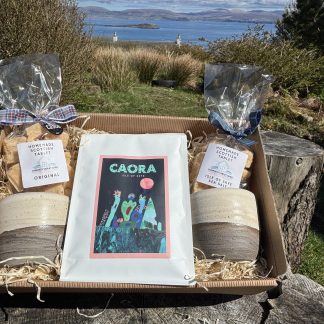 Skye Gift Box: Skio Pottery Mugs, Coffee and Scottish Tablet Hamper