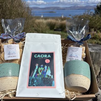 100% Skye Coral Beach Mugs, Coffee and Scottish Tablet Gift Box
